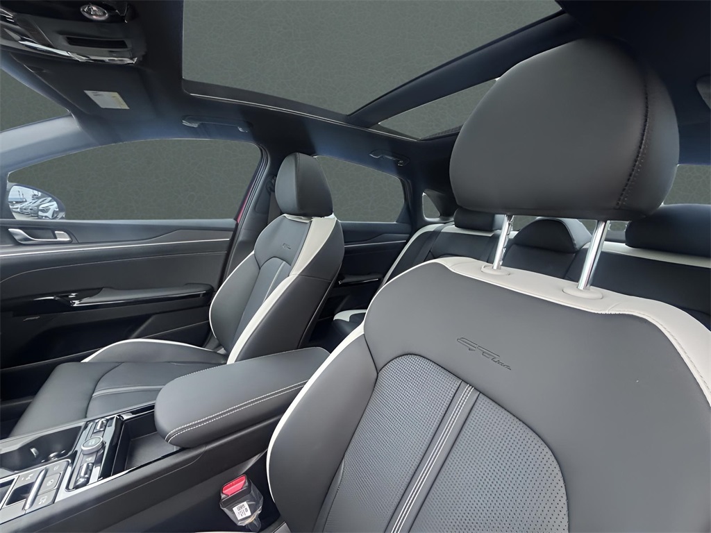 2025 Kia K5 GT-Line photo 10