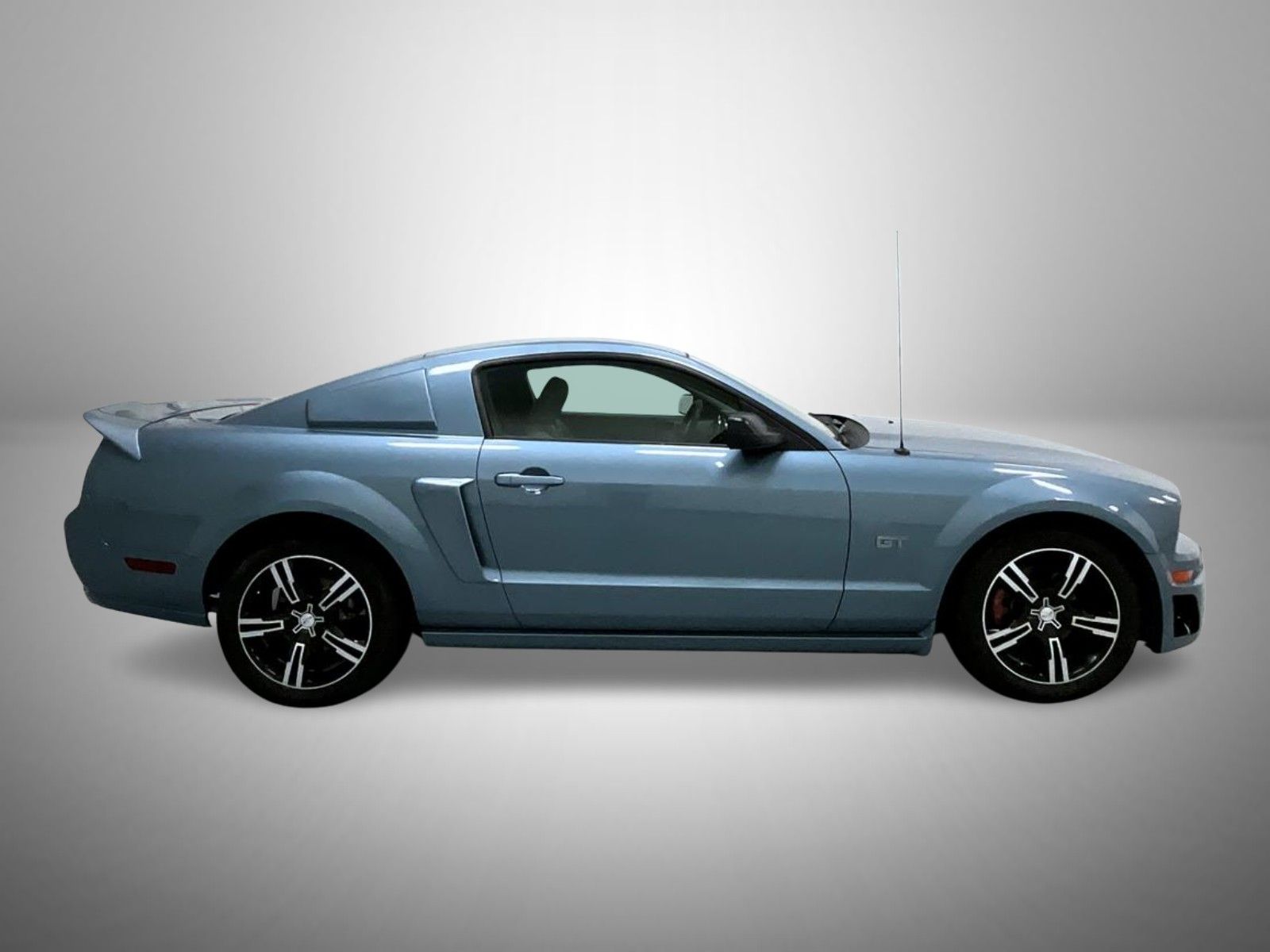 2005 Ford Mustang GT photo 4