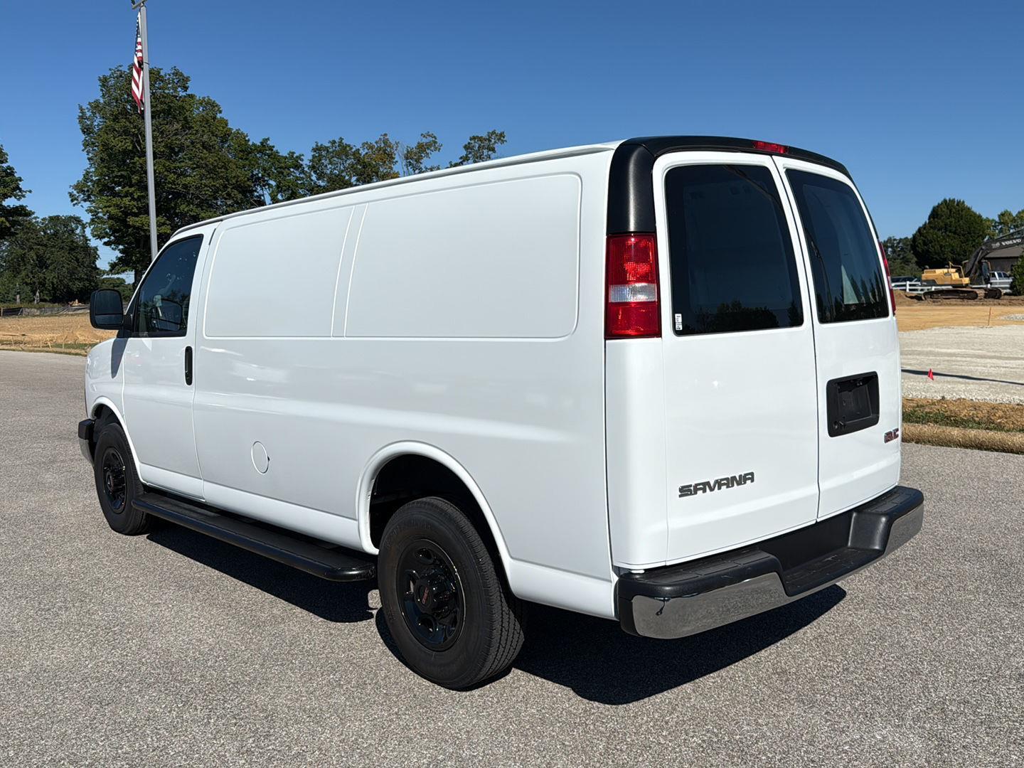 2023 Gmc Savana 2500 Cargo photo 4
