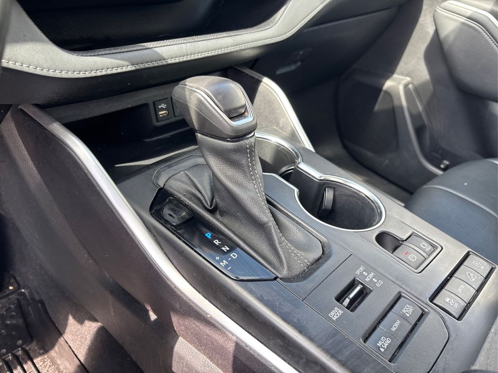 2022 Toyota Highlander XLE photo 40