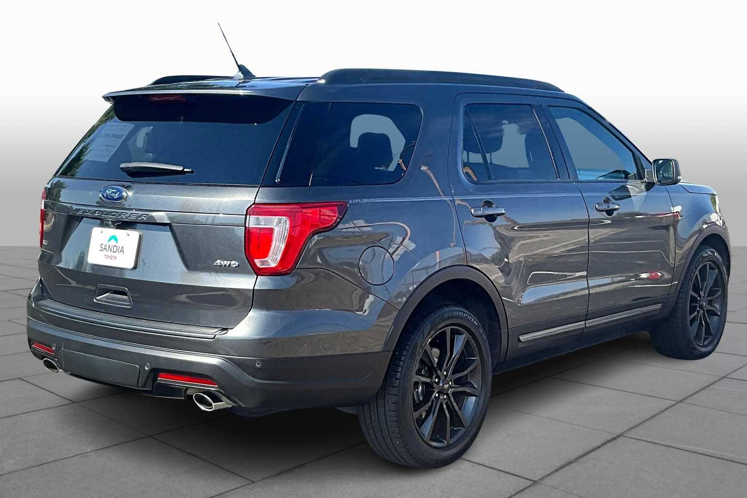 2019 Ford Explorer XLT photo 8