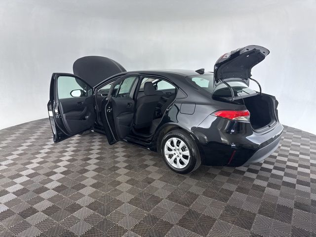 2024 Toyota Corolla LE photo 16