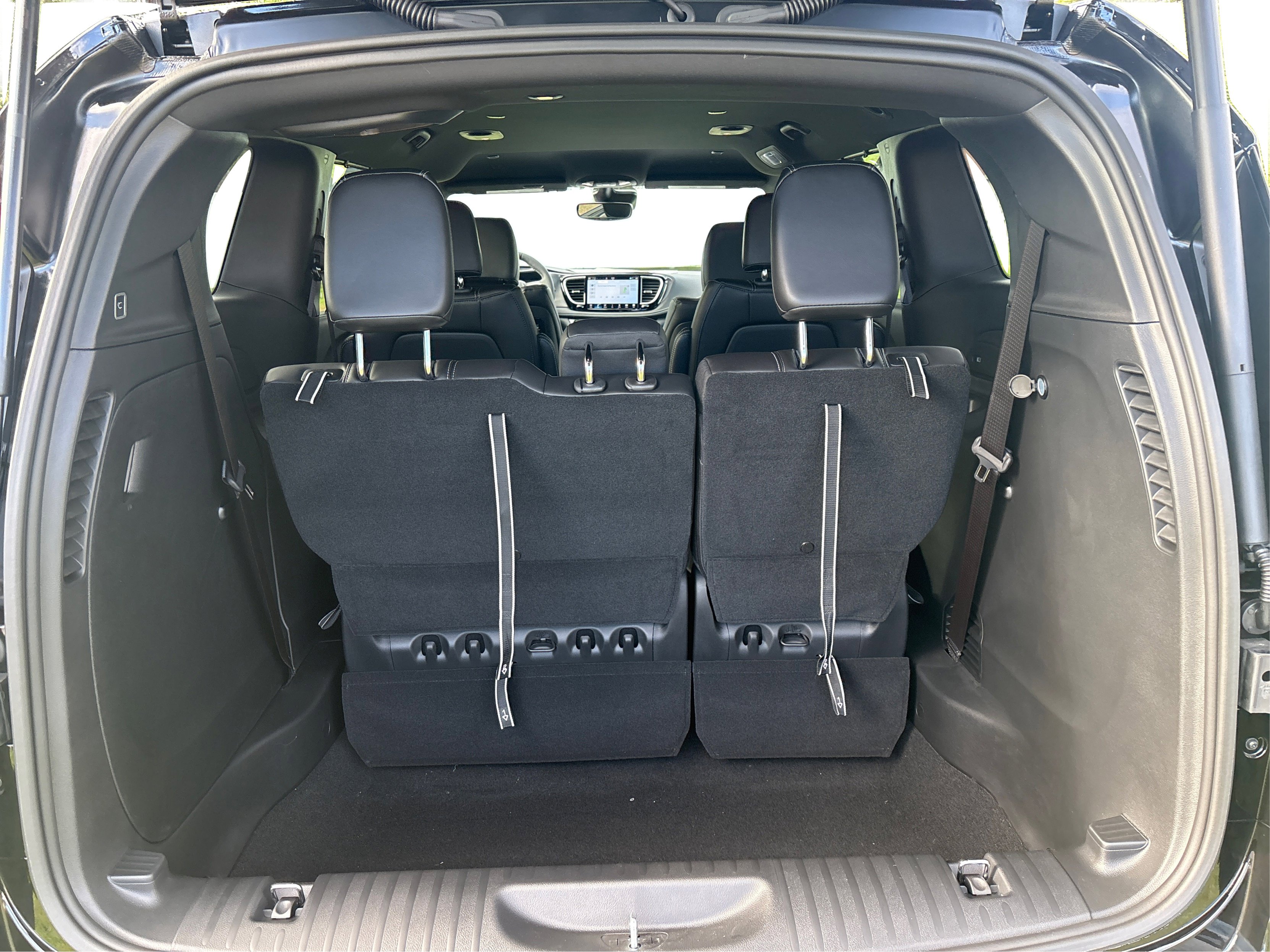 2026 Chrysler Pacifica photo 10