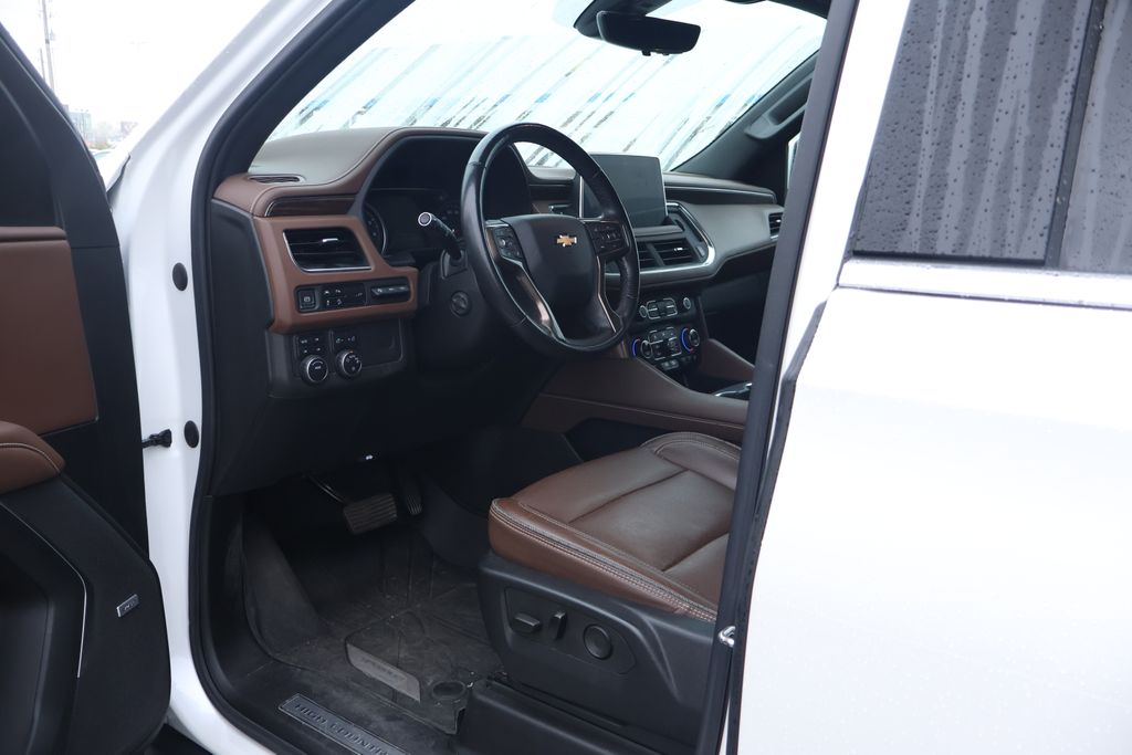 2021 Chevrolet Suburban High Country photo 13