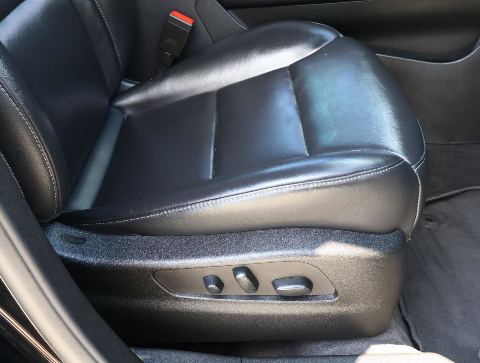 2022 Cadillac XT4 Premium Luxury photo 22