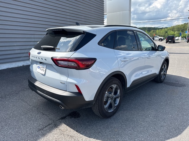 2025 Ford Escape ST-Line photo 3
