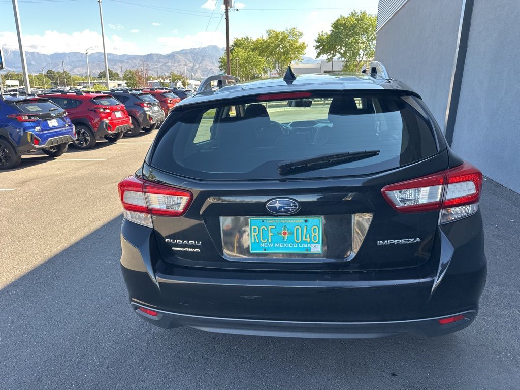 2018 Subaru Impreza 2.0i Premium photo 8