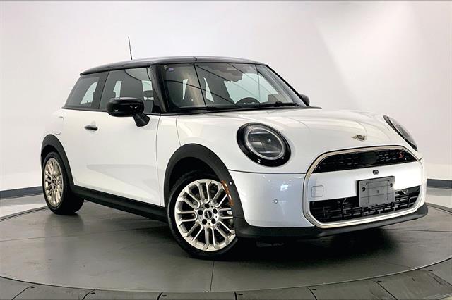 2025 MINI Hardtop 2 Door S's photo