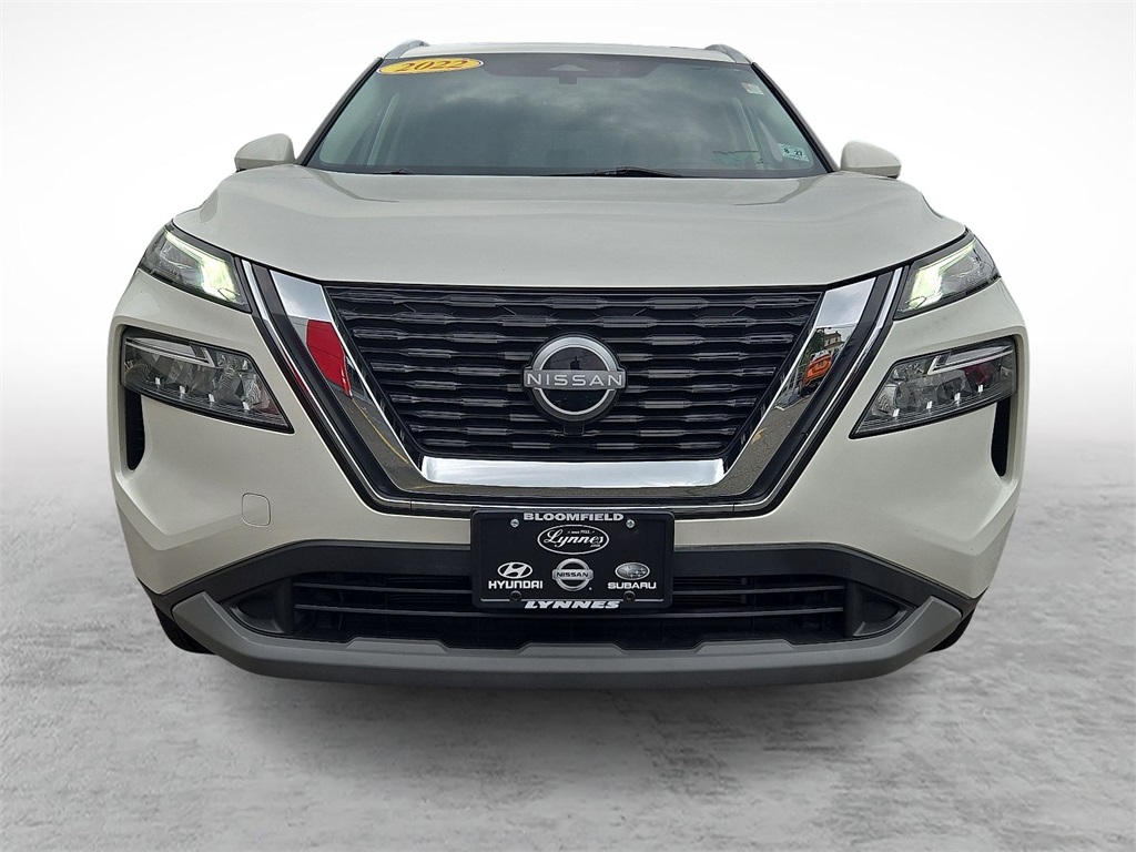 2022 Nissan Rogue SV photo 3