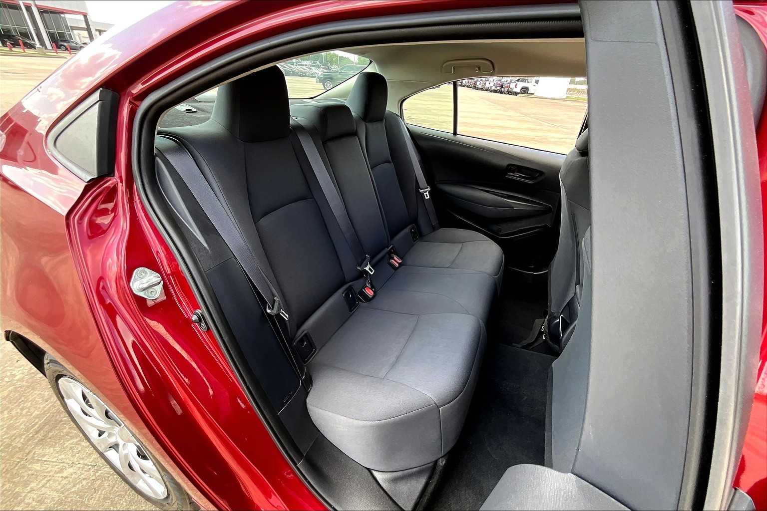 2022 Toyota Corolla LE photo 20