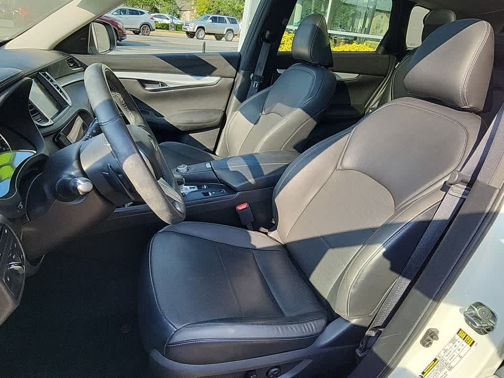2022 Infiniti QX50 Essential AWD photo 10