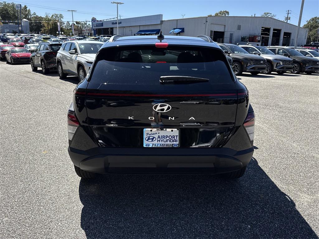 2026 Hyundai Kona SEL photo 4