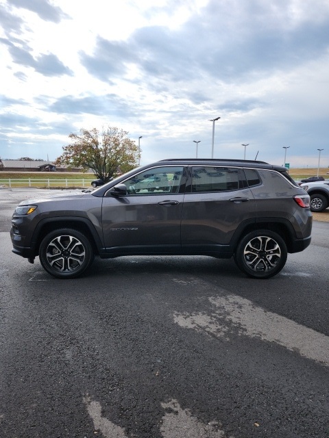 2024 Jeep Compass Limited photo 2