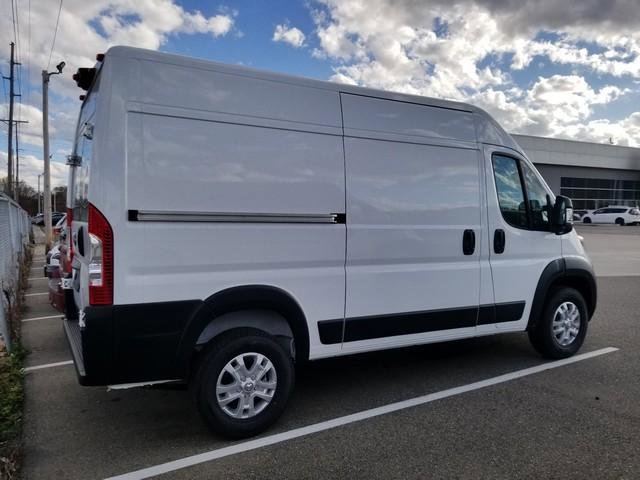 2025 Ram ProMaster 1500 Base Cargo Van photo 4
