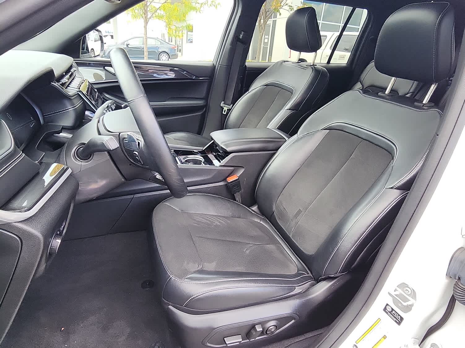 2022 Jeep Grand Cherokee Altitude photo 11