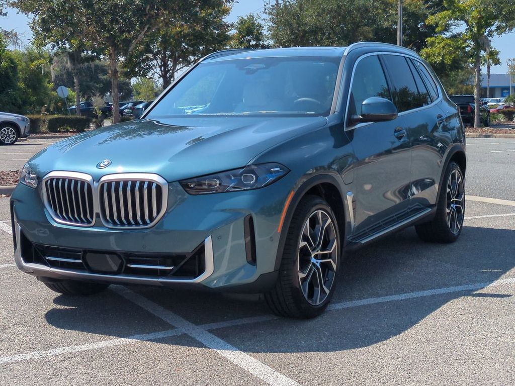2026 BMW X5 50e's photo