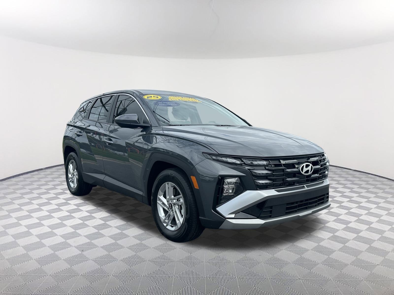 2025 Hyundai Tucson SE photo 2