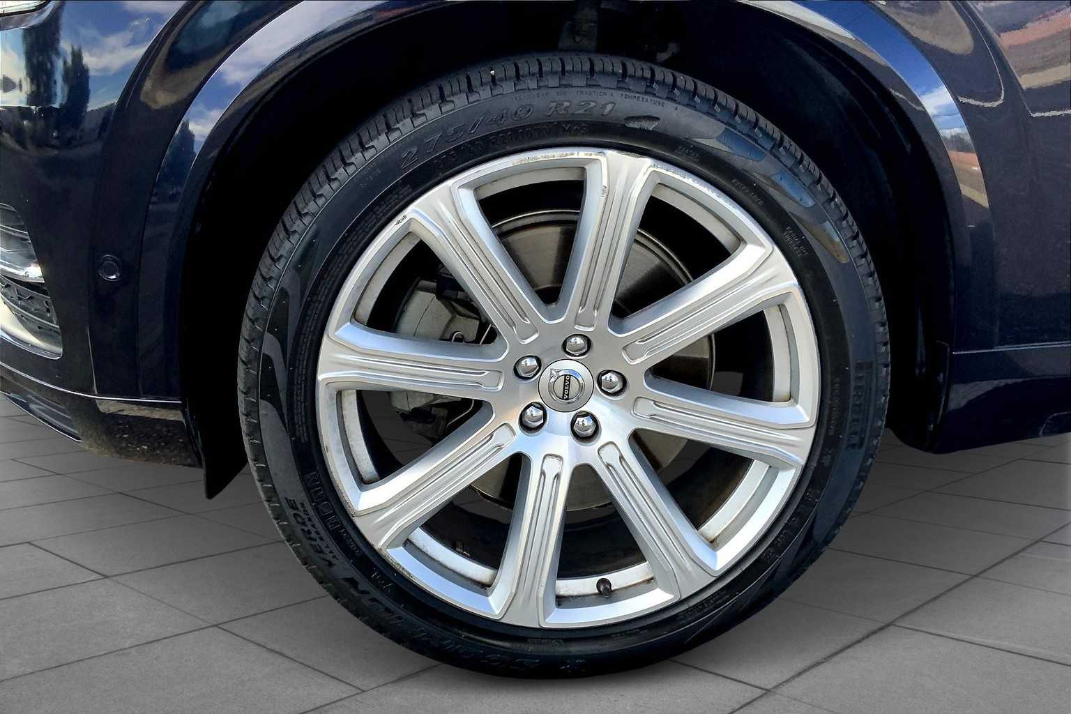 2017 Volvo XC90 Inscription photo 9