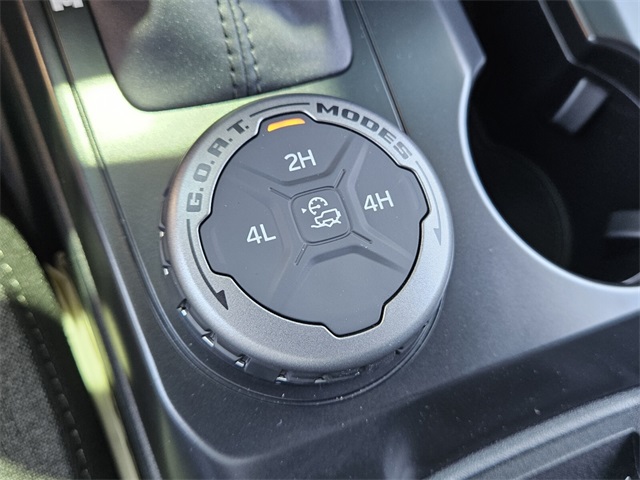 2025 Ford Bronco Base photo 19