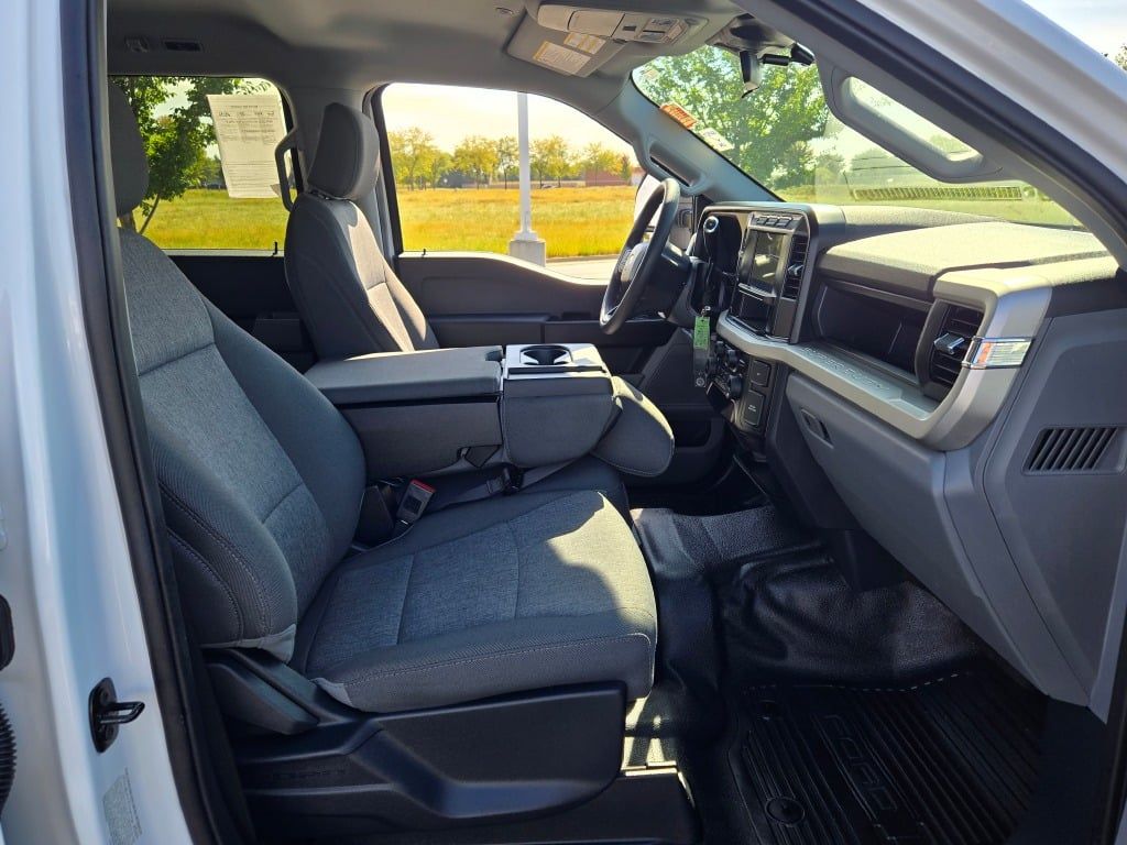 2024 Ford F-350 XL photo 5