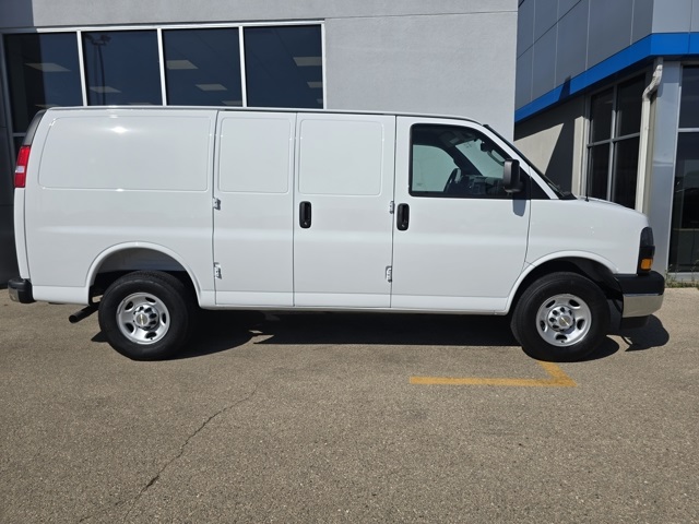 2025 Chevrolet Express 2500 Work Van photo 2