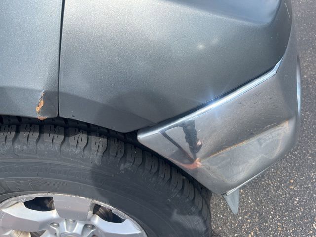 2009 Nissan Frontier SE photo 3