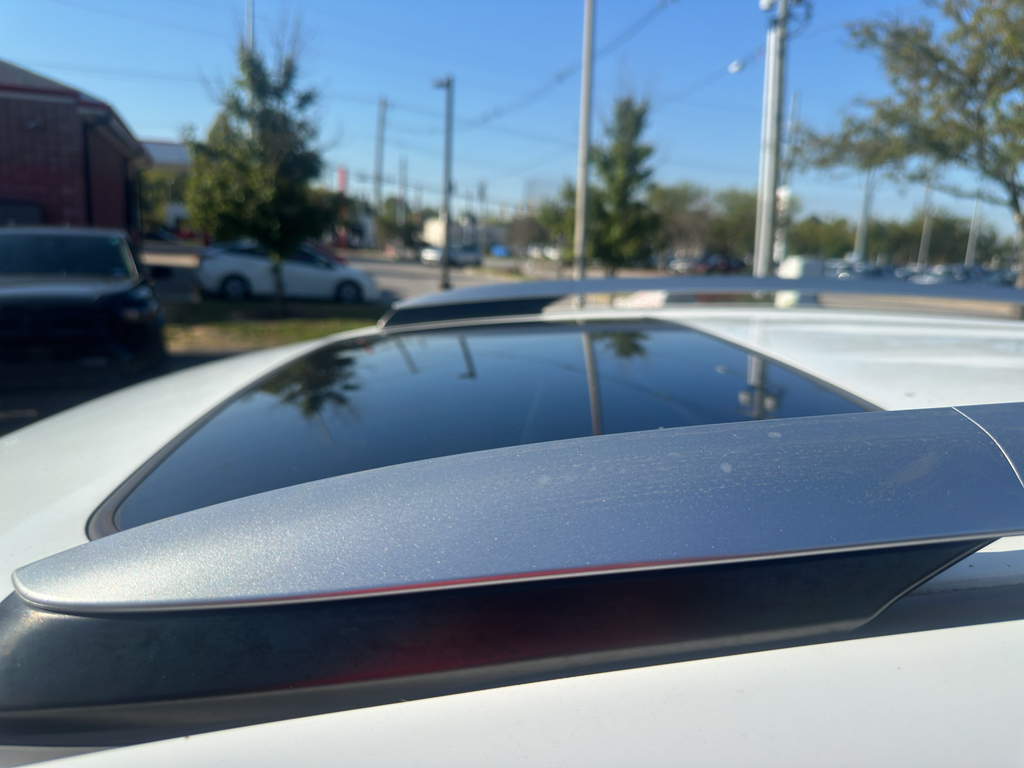2017 Toyota RAV4 XLE photo 3