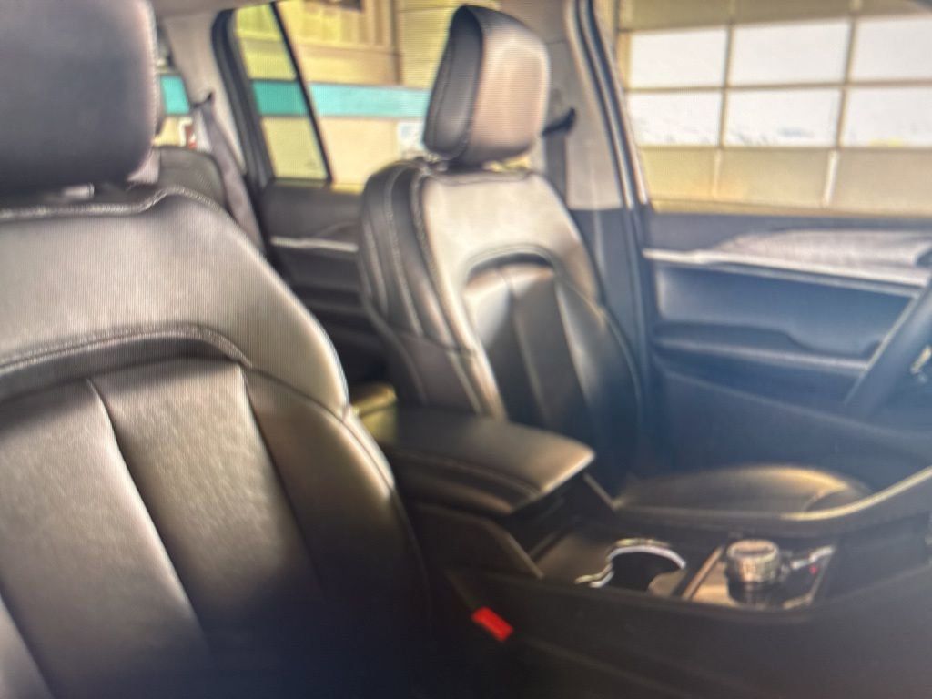 2023 Jeep Grand Cherokee Limited photo 9