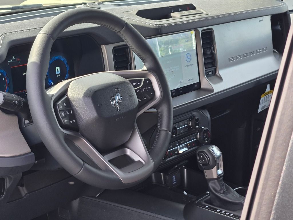 2025 Ford Bronco Outer Banks photo 18
