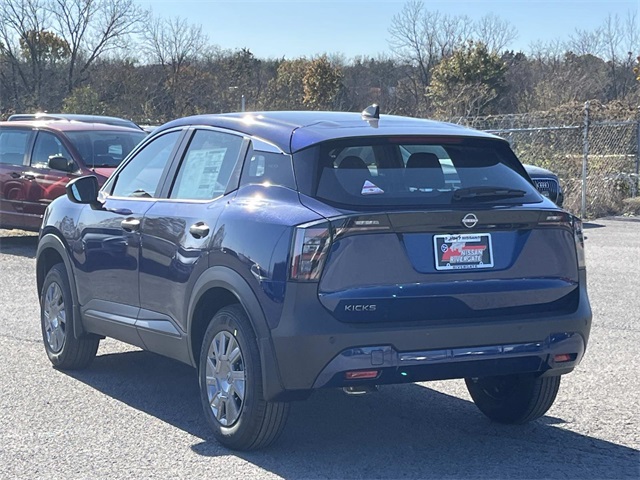2026 Nissan Kicks S photo 4