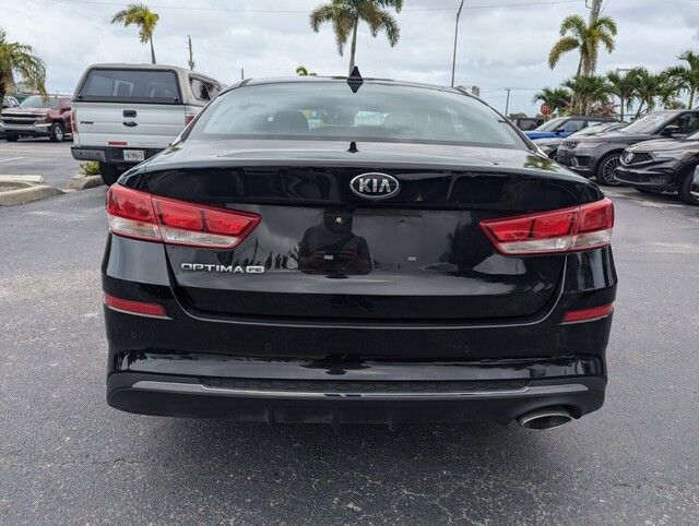 2020 Kia Optima LX SE photo 4