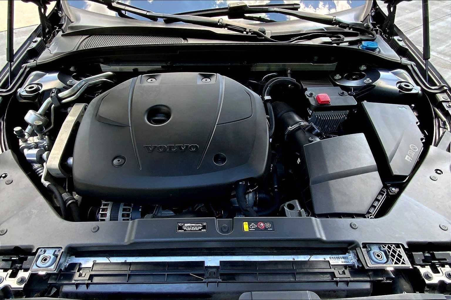 2020 Volvo V60 Cross Country photo 22