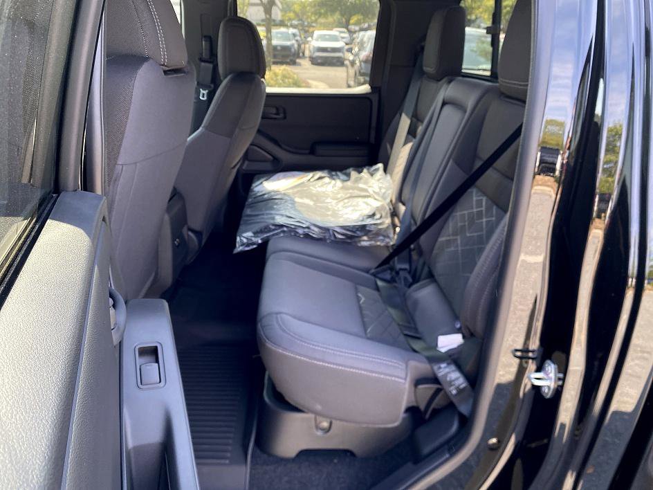 2026 Nissan Frontier Crew Cab SV photo 16