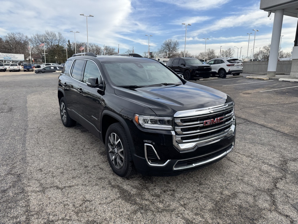 2023 GMC Acadia SLE's photo