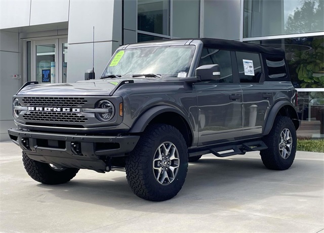 2024 Ford Bronco Badlands photo 3