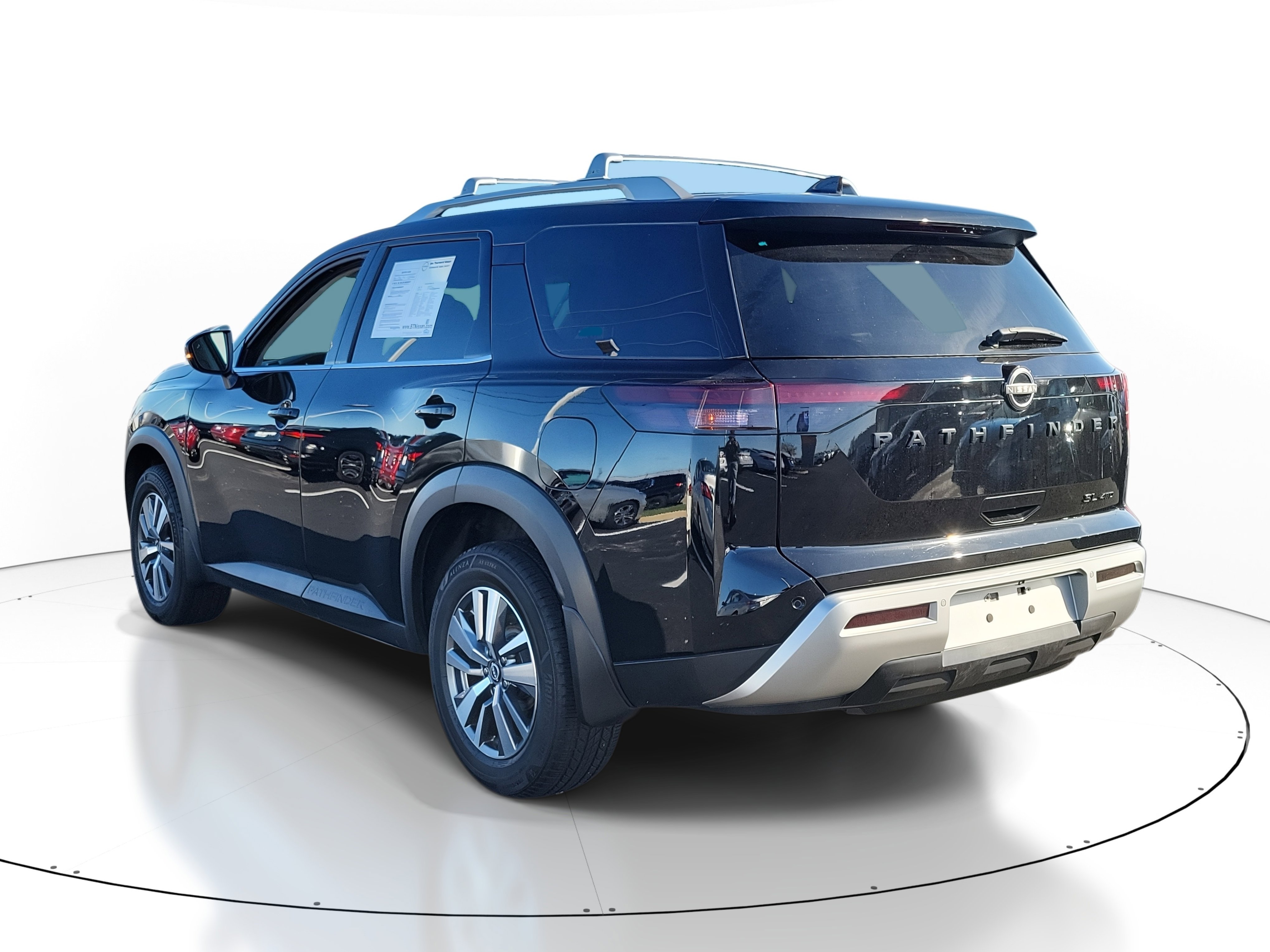 2022 Nissan Pathfinder SL photo 3