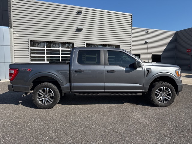 2022 Ford F-150 XL photo 2