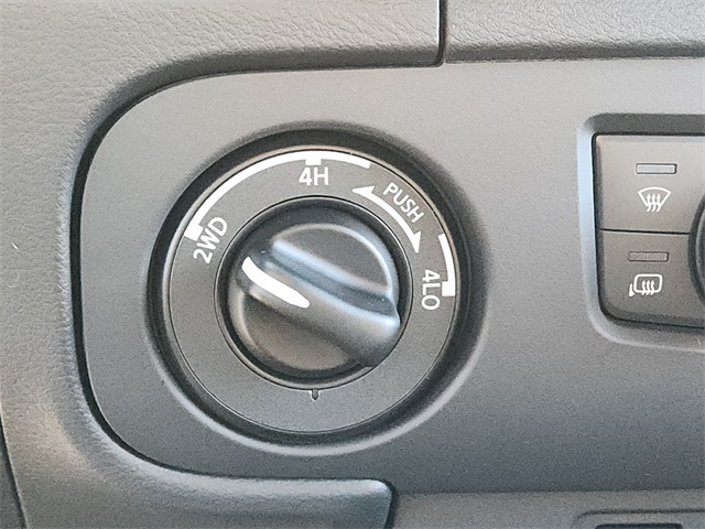 2026 Nissan Frontier Crew Cab PRO-4X photo 13