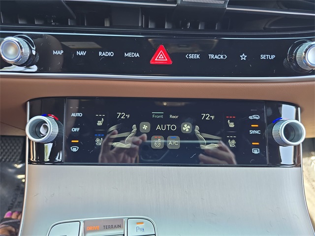 2026 Genesis GV70 2.5T Advanced photo 19