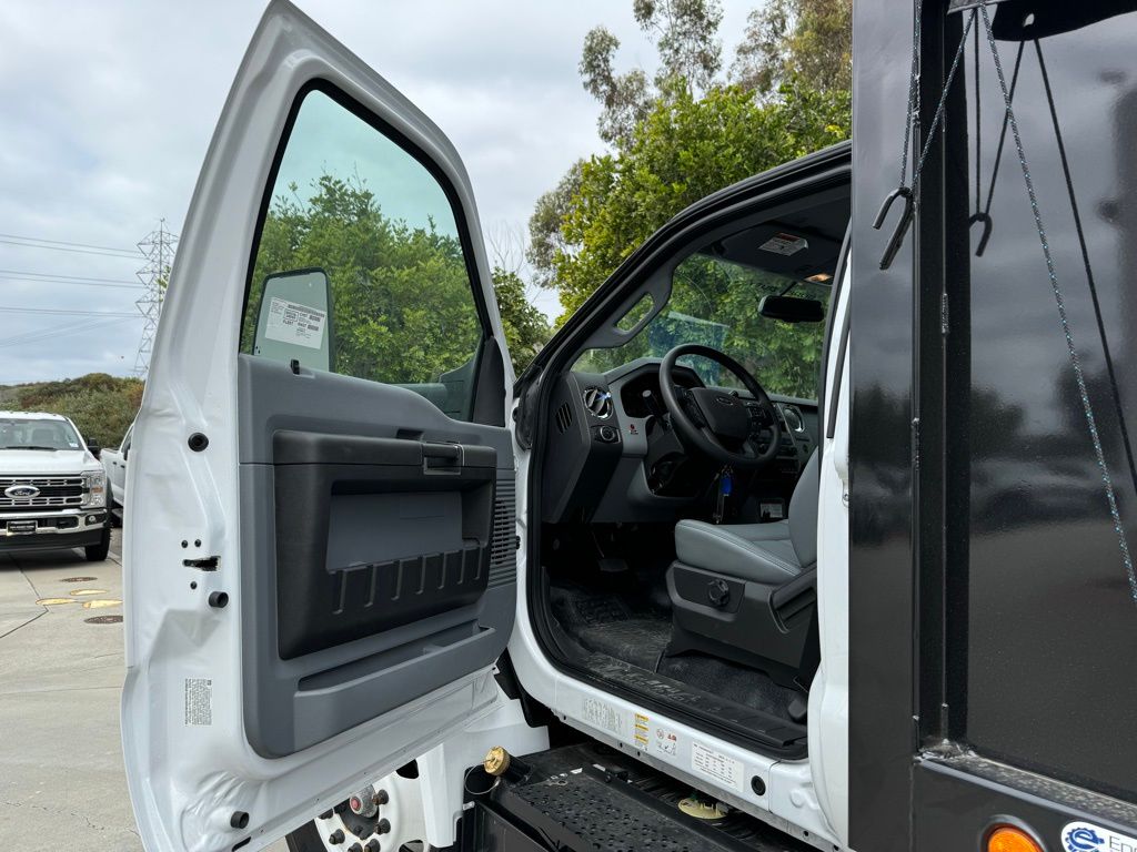 2025 Ford F-650 XL photo 10