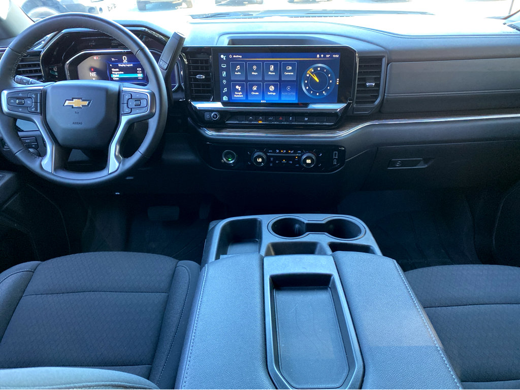 2024 Chevrolet Silverado 1500 LT photo 2