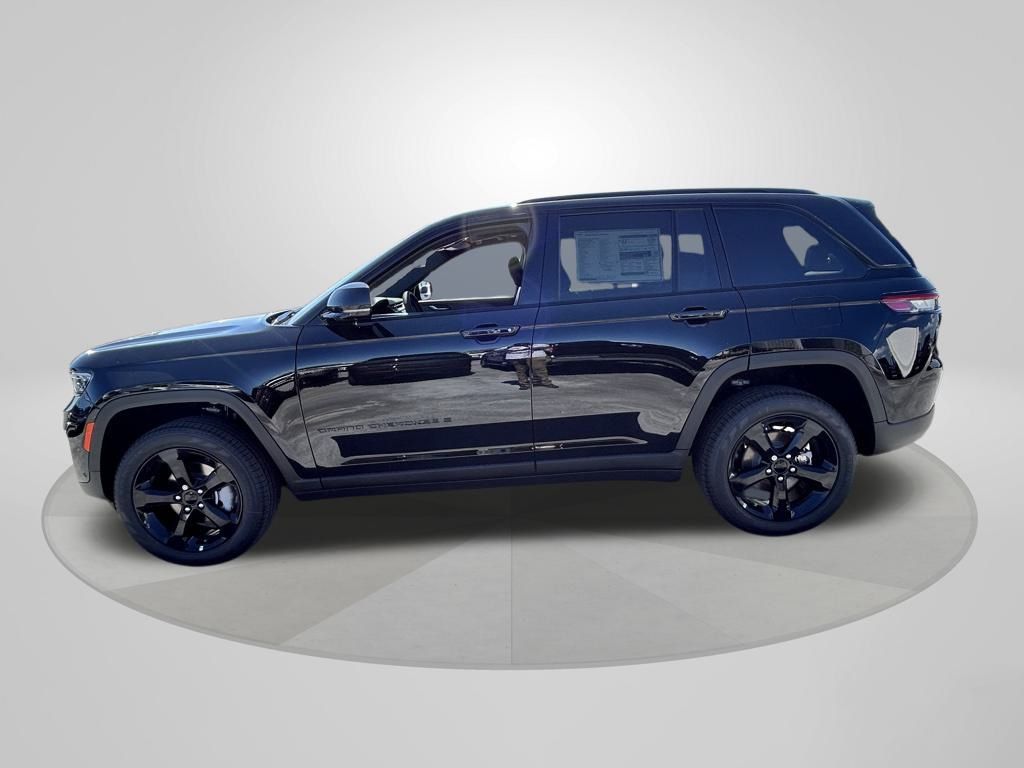 2025 Jeep Grand Cherokee Limited photo 4