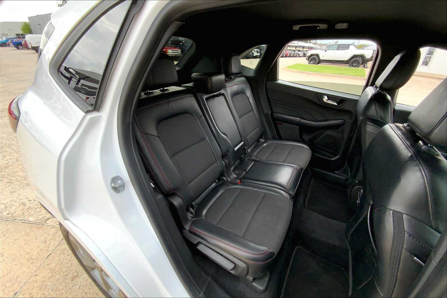2023 Ford Escape ST-Line photo 18