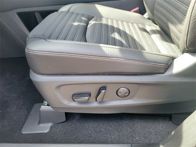2025 Nissan Pathfinder Rock Creek photo 10
