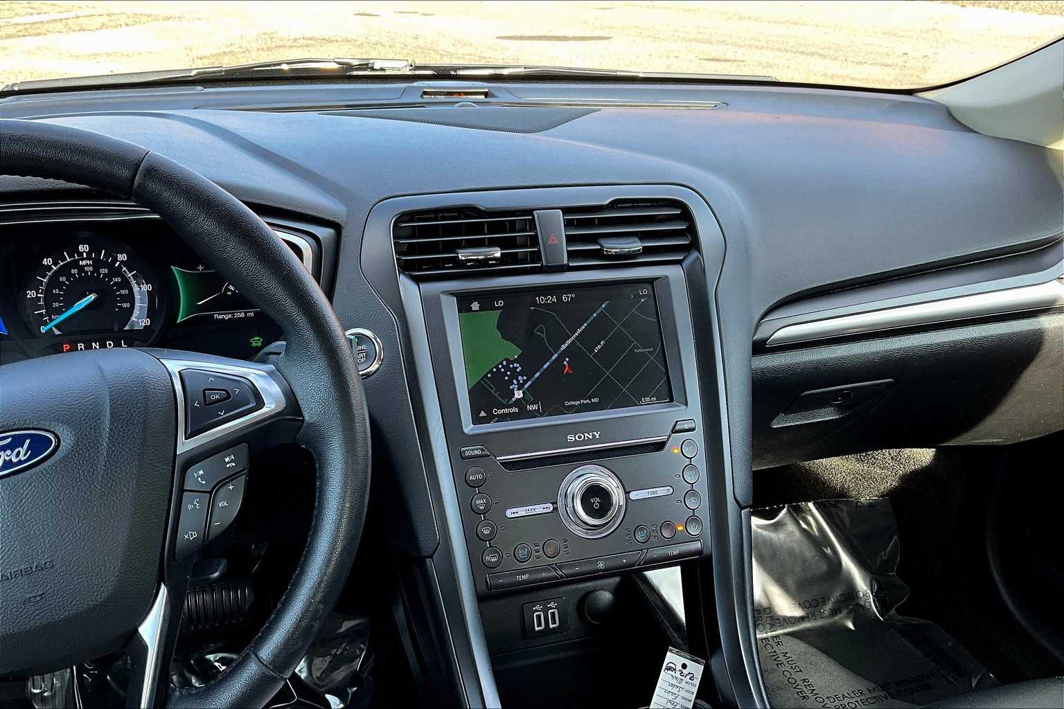 2019 Ford Fusion Hybrid Titanium photo 6