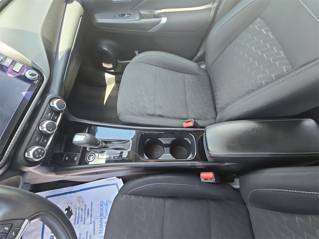 2024 Nissan Kicks SV photo 14
