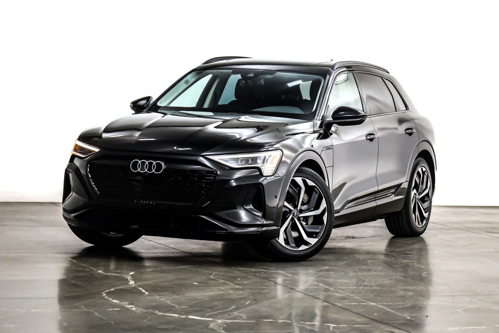 2024 Audi Q8 e-tron Premium Plus's photo