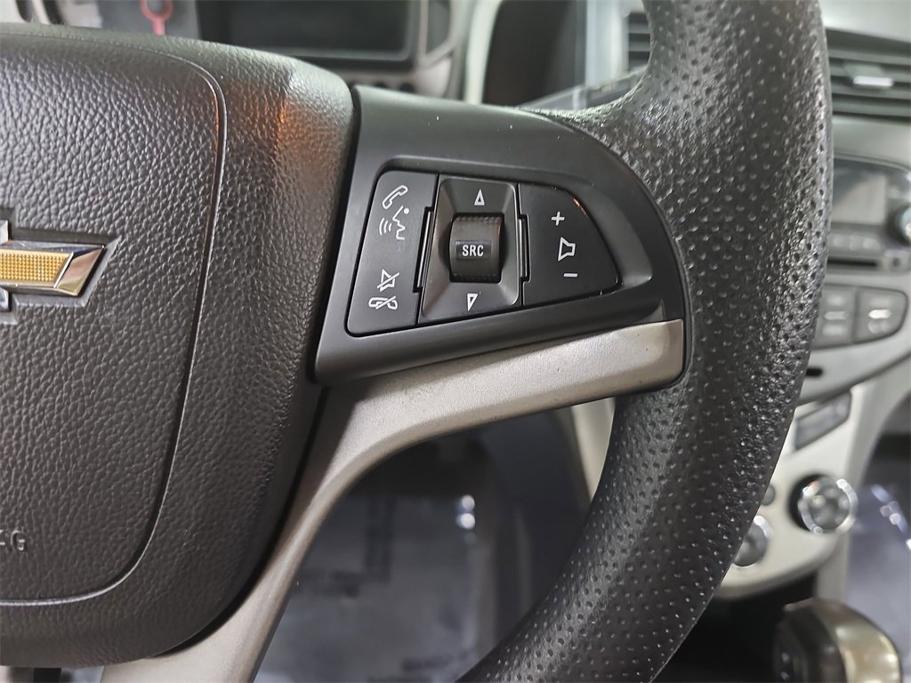 2014 Chevrolet Sonic LT photo 16