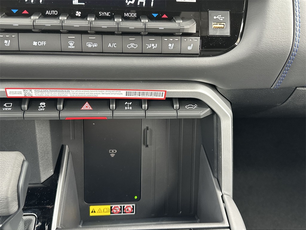 2025 Toyota Tundra Platinum CrewMax photo 24