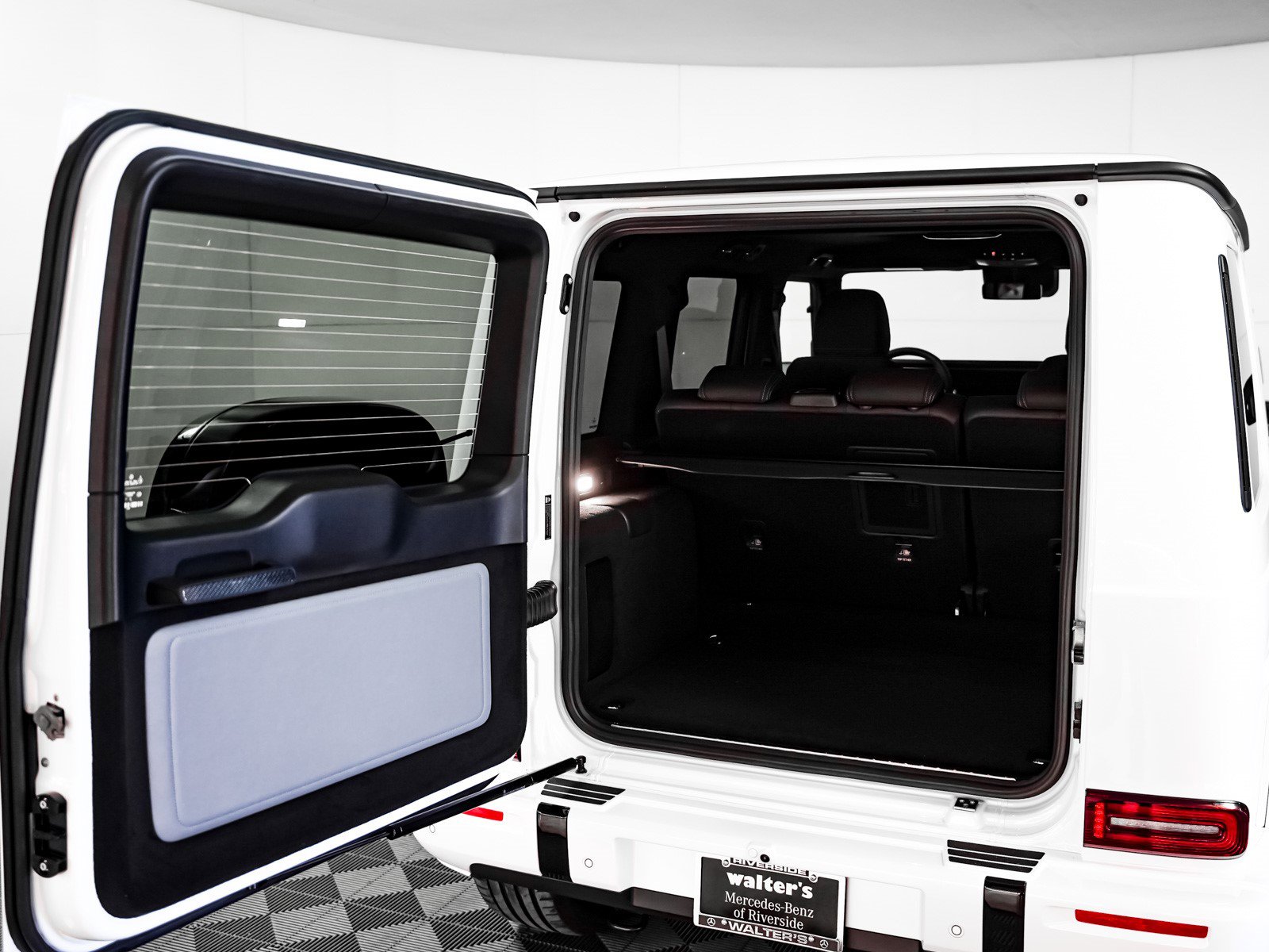 2025 Mercedes Benz G photo 10